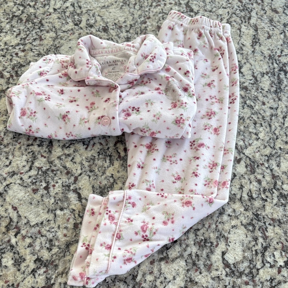 Laura Ashley Kids Light Pink Floral Pajama Set